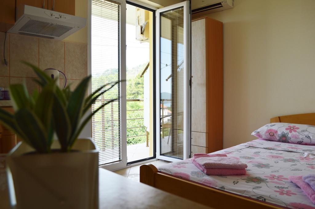 Guest House Ivana Teodo Esterno foto