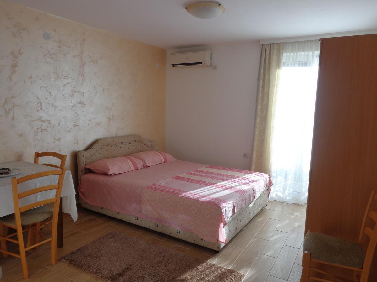 Guest House Ivana Teodo Esterno foto